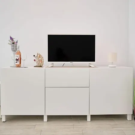 Sara Blu And Pool Apartament