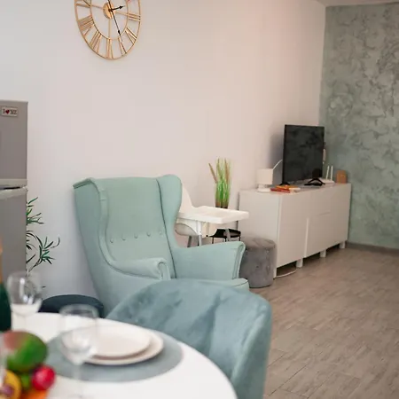 Apartament Sara Blu And Pool Mamaja