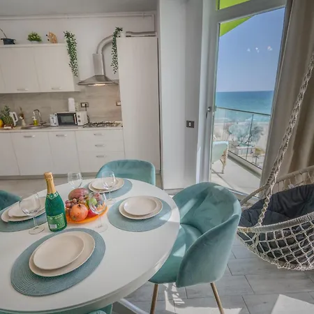 Sara Blu And Pool Apartament